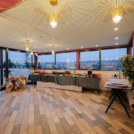Brosse Garden Hotell Tbilisi Eksteriør bilde