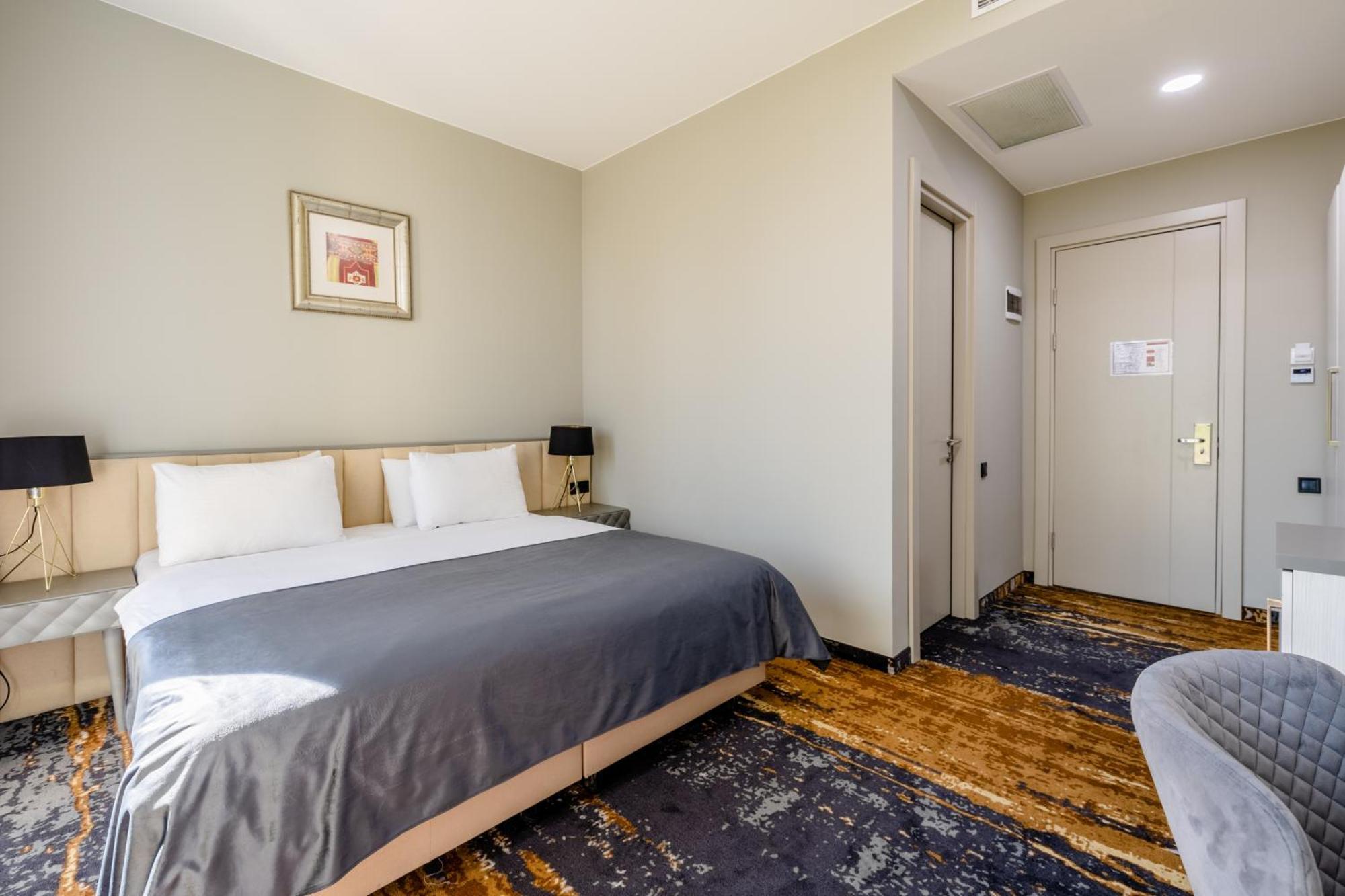 Brosse Garden Hotell Tbilisi Rom bilde