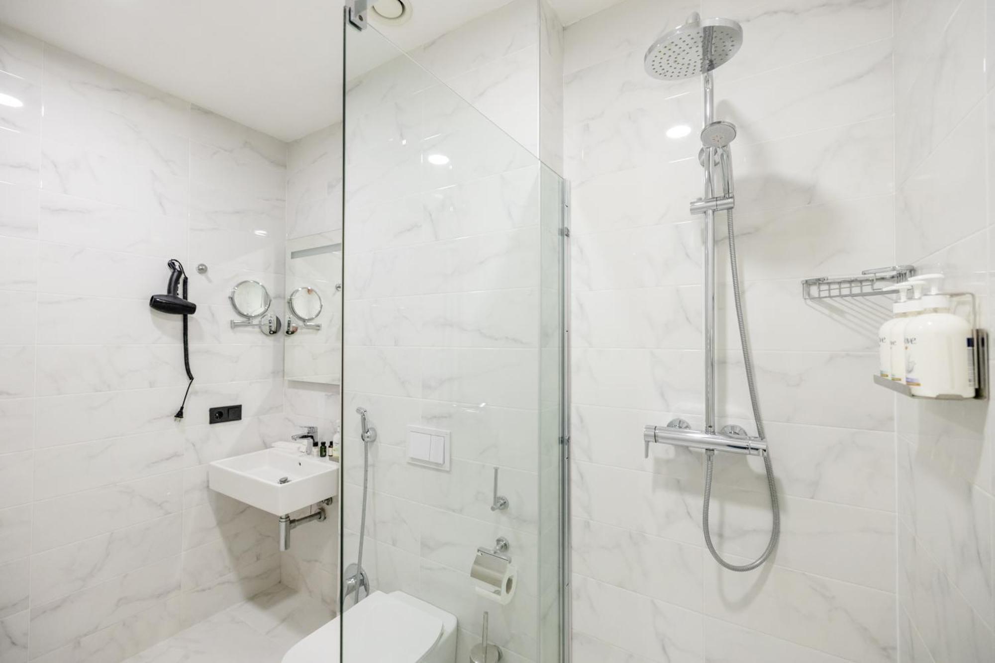 Brosse Garden Hotell Tbilisi Eksteriør bilde