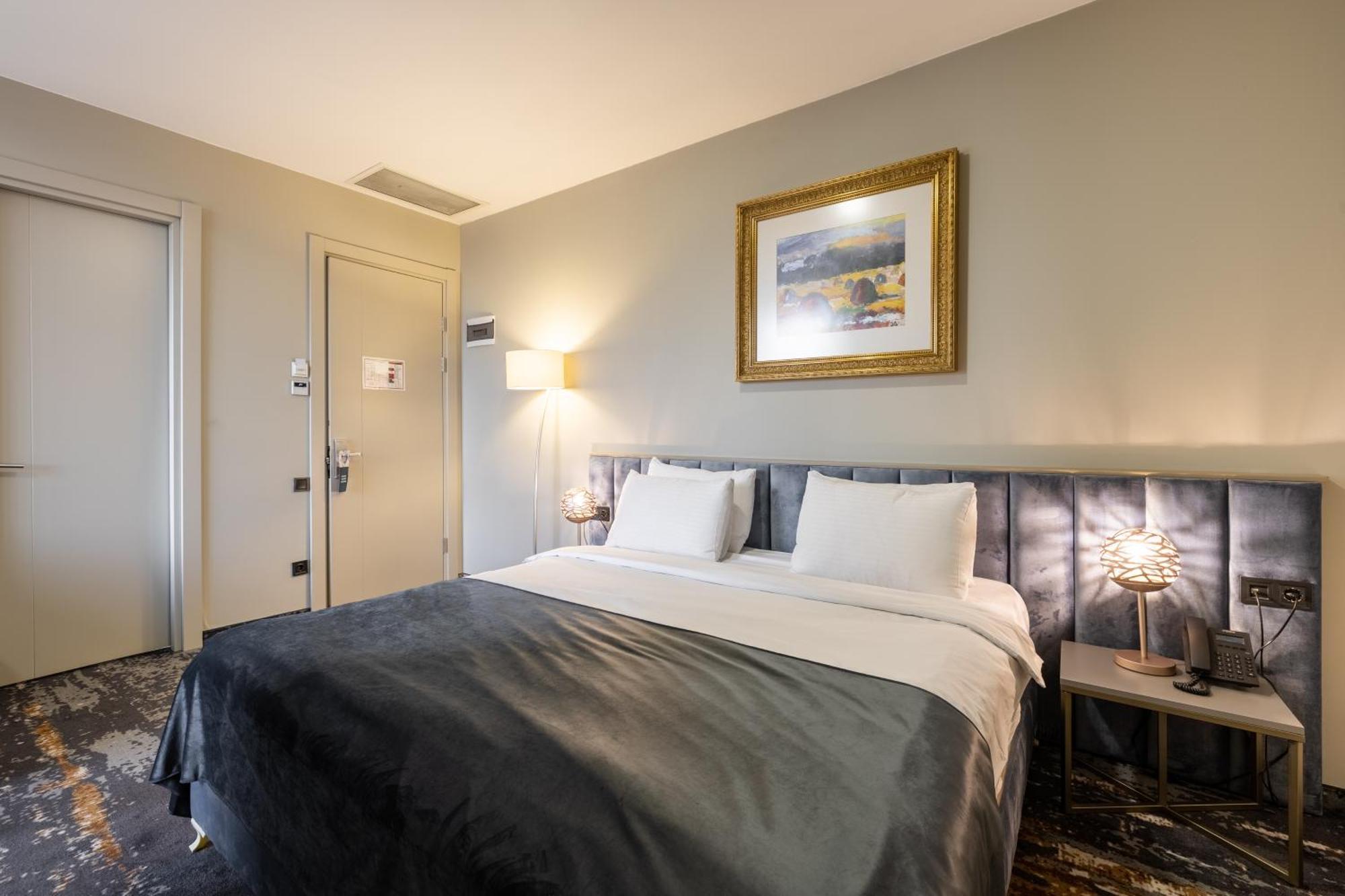 Brosse Garden Hotell Tbilisi Rom bilde