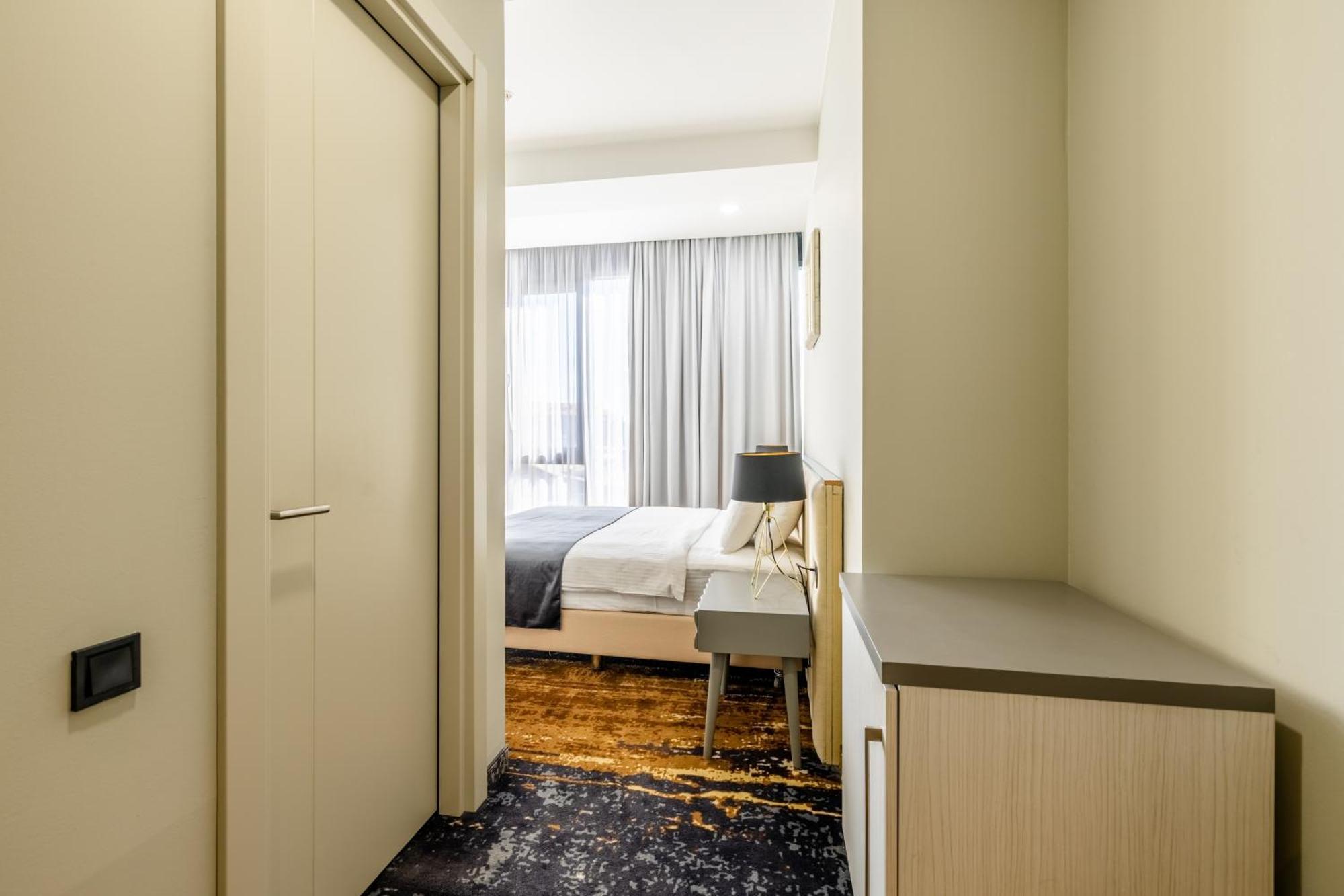 Brosse Garden Hotell Tbilisi Rom bilde